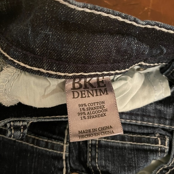 Women’s BKE Denim Aiden 26R X 28 Bootleg RN75720 Dark Wash WHISKERING - Picture 6 of 12